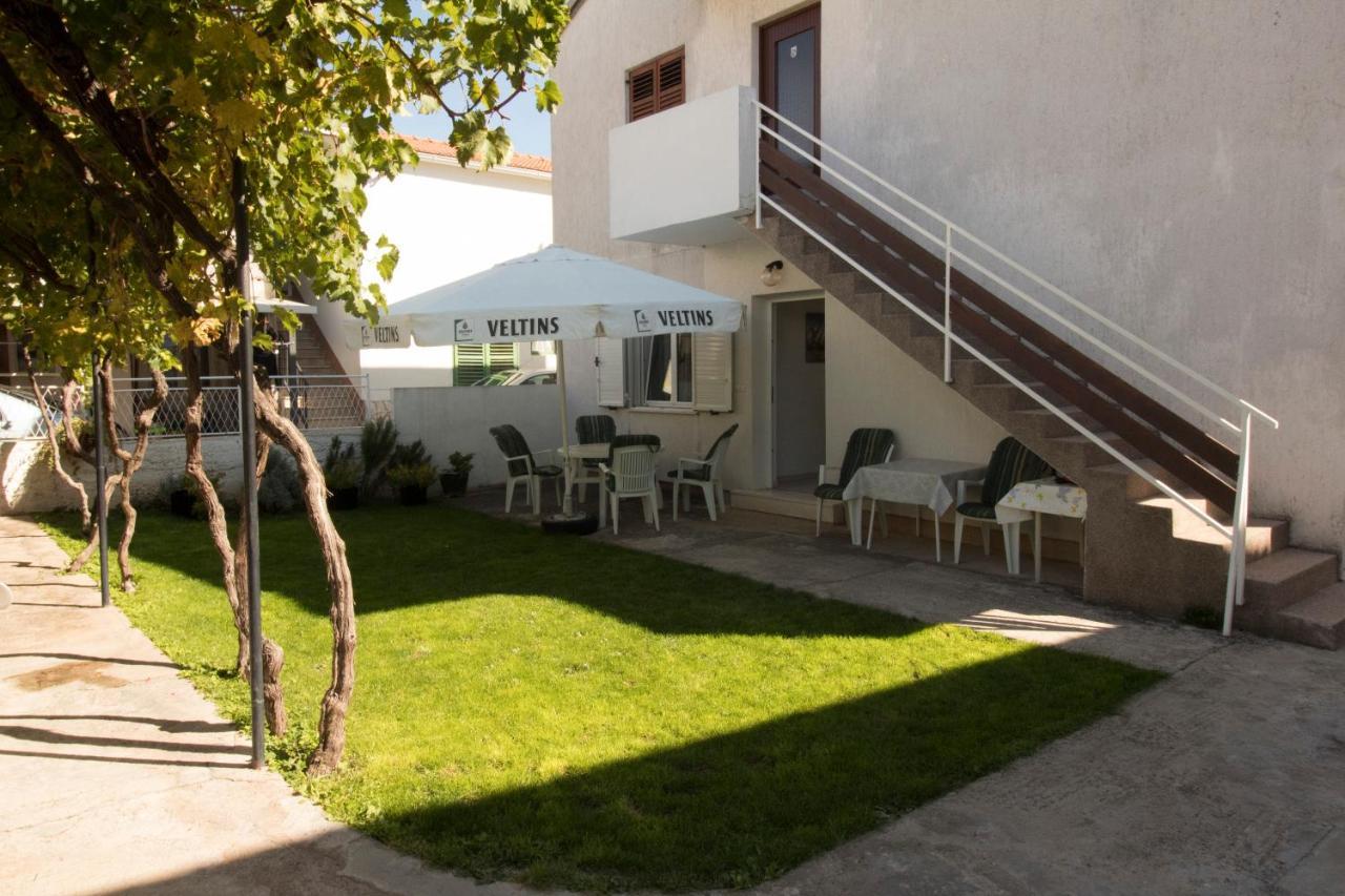 Apartmani Ana Juricev Vodice Eksteriør billede