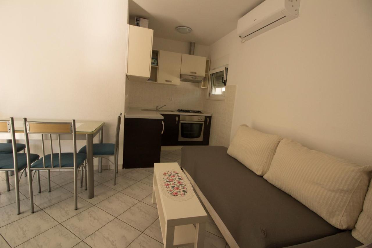 Apartmani Ana Juricev Vodice Eksteriør billede