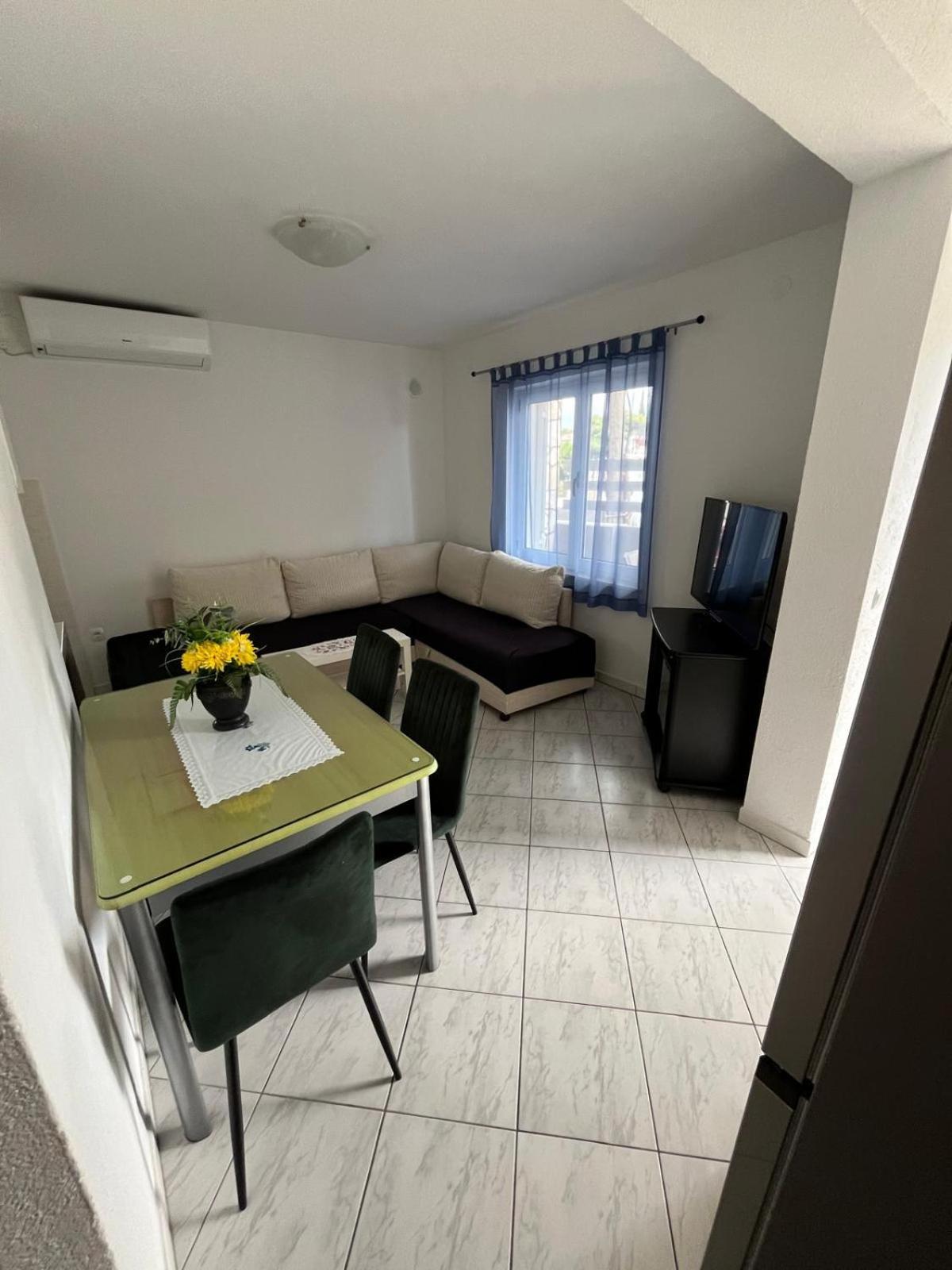 Apartmani Ana Juricev Vodice Eksteriør billede